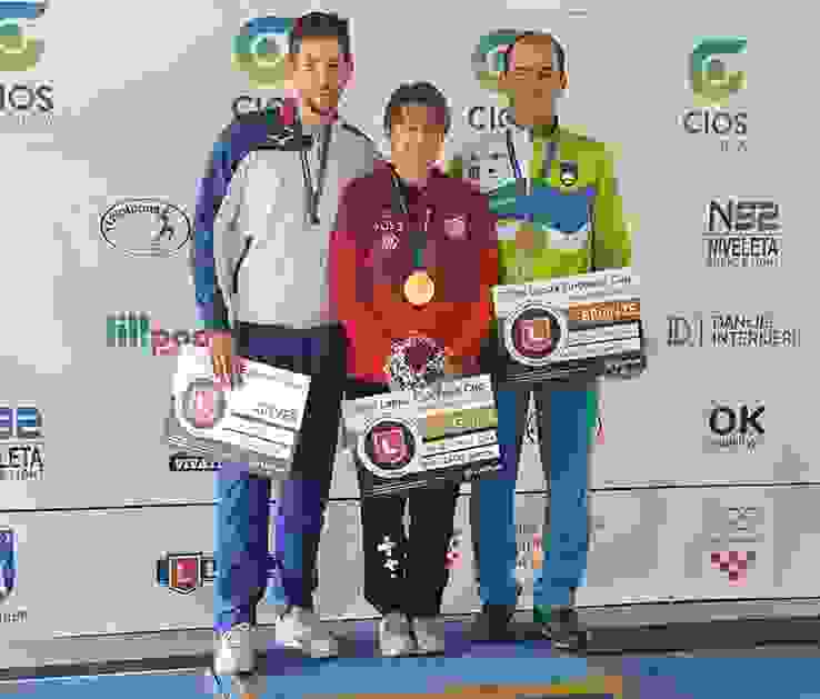 Podest-Standard-Rifle300.jpg Standardgewehr 300m 3x20: 1. Silvia Guignard (SUI); 2. Emilien Chassat (FRA); 3. Robert Markoja (SLO)