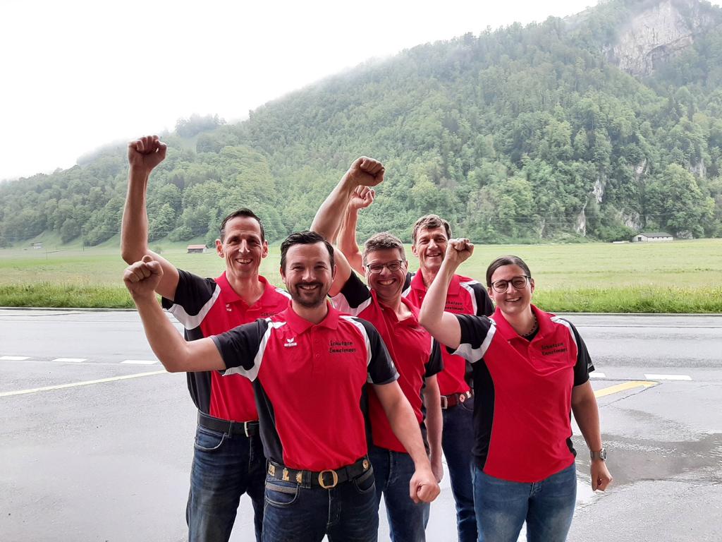 Die SG Ennetmoos erzielte einen neuen Standrekord: jinten links: Guido Gander; vorne links: Martin Liem; Mitte: Christian Gander, hinten rechts: Hans-Peter Bucher; vorne rechts: Marina Mathis
