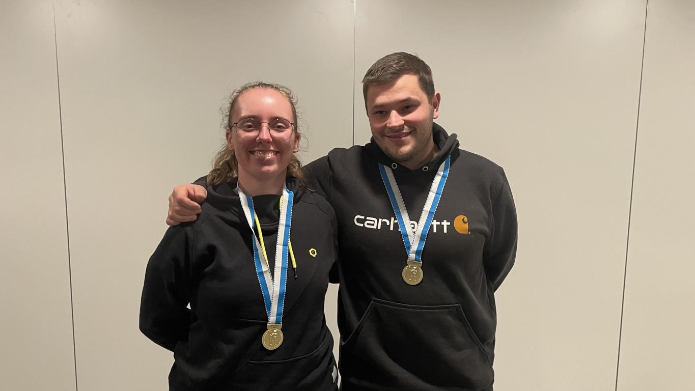 Sieger P10m (v.l.): Jessica Waeber (Elite Frauen), Gregory Emmenegger (Elite Männer).