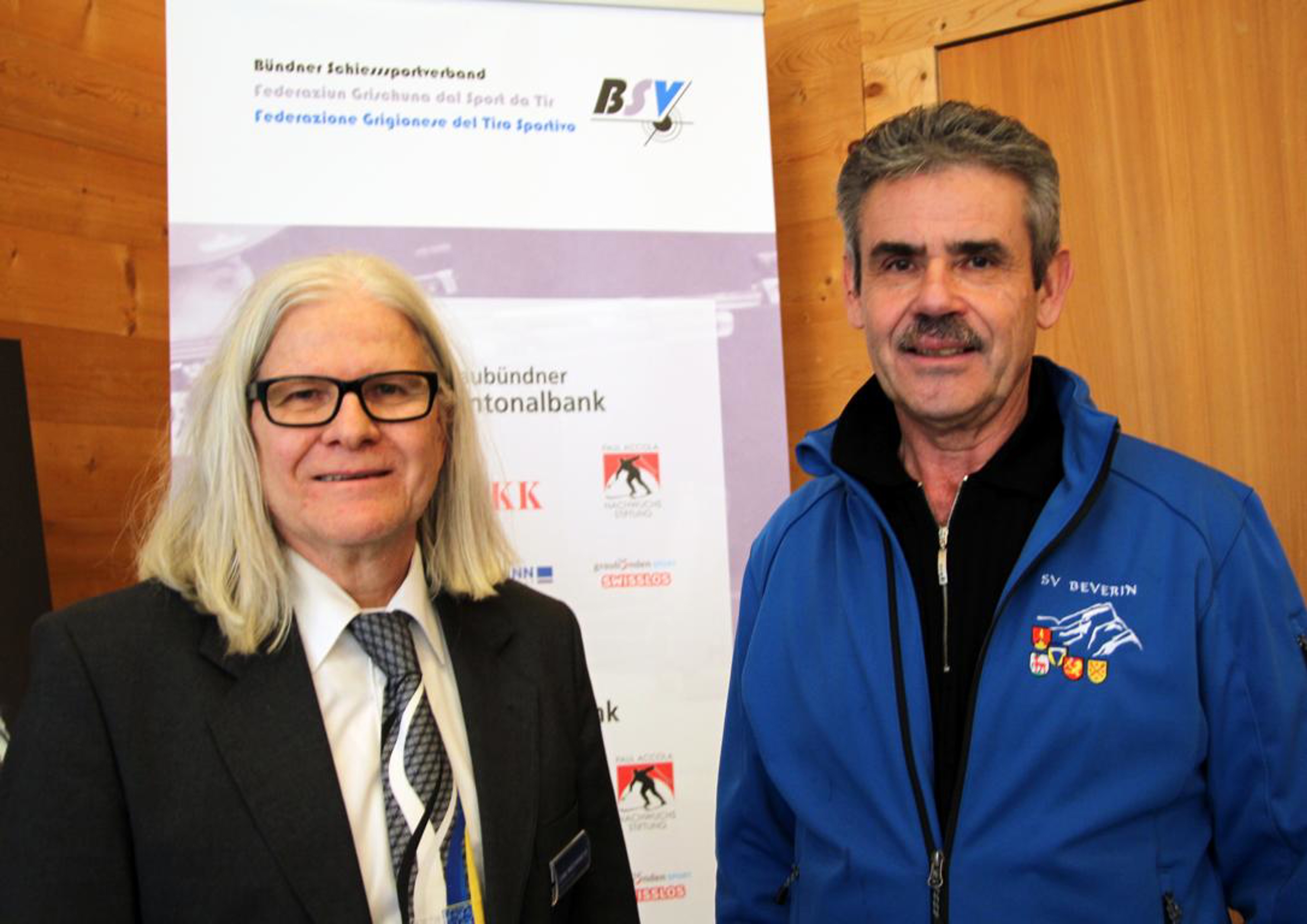 Der abtretende Präsident Carl Frischknecht (links) und sein Nachfolger Nik Bleuler.