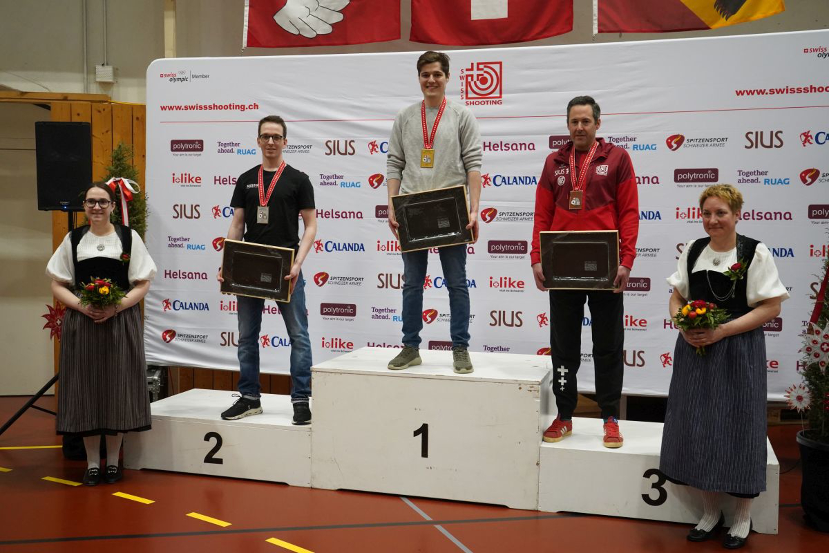 Gewehr 10m Männer: 1. Michael Köppel; 2. Sandro Greuter; 3. Lars Färber
