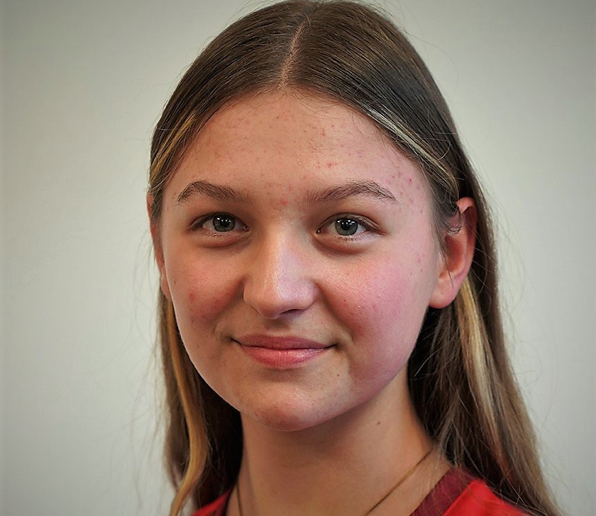 Emely Jäggi NEU.jpg