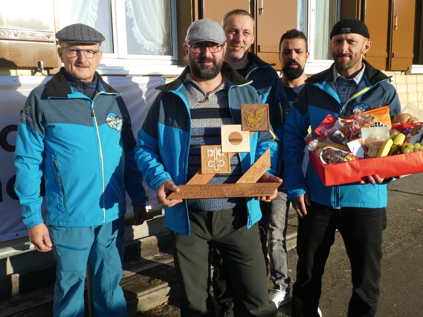 Die Siegergruppe Seewligrat mit (von links) Fredy Barmettler, Stefan Odermatt, Beat Odermatt, Miguel Jorge Pinto und Otto Odermatt.