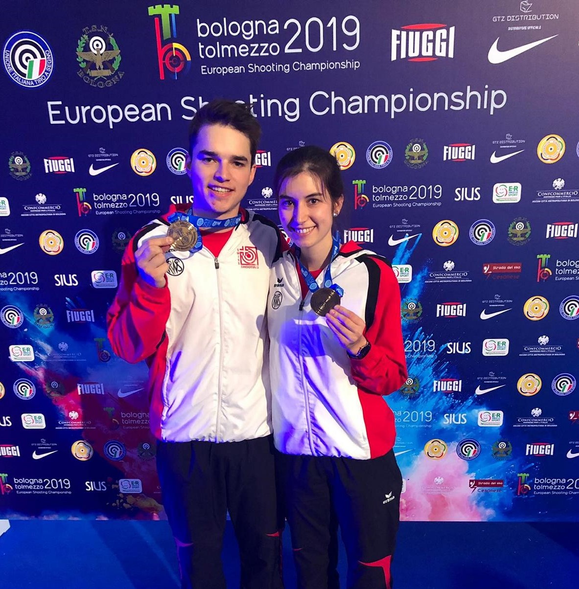 Valentina Caluori und Lukas Roth gewannen Bronze im Mixed-Wettkampf Gewehr 50m liegend.