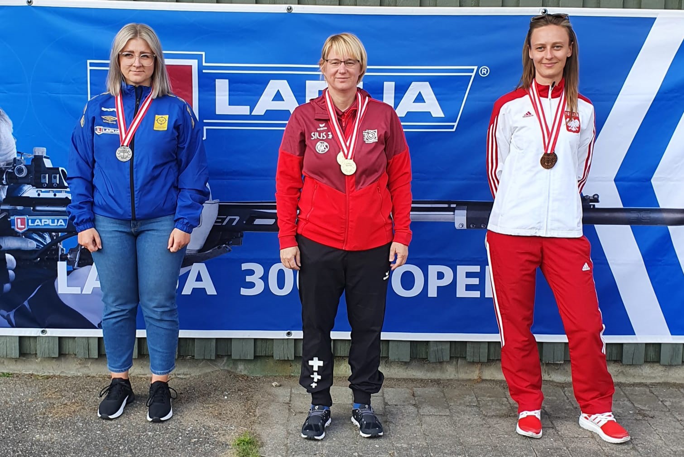 Silvia Guignard holt Gold vor der Schwedin Elin Ahlin und Karolina Kowalczyk.