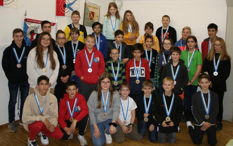 Alle Medaillengewinner auf einen Blick.
(Bild: Markus Roth)