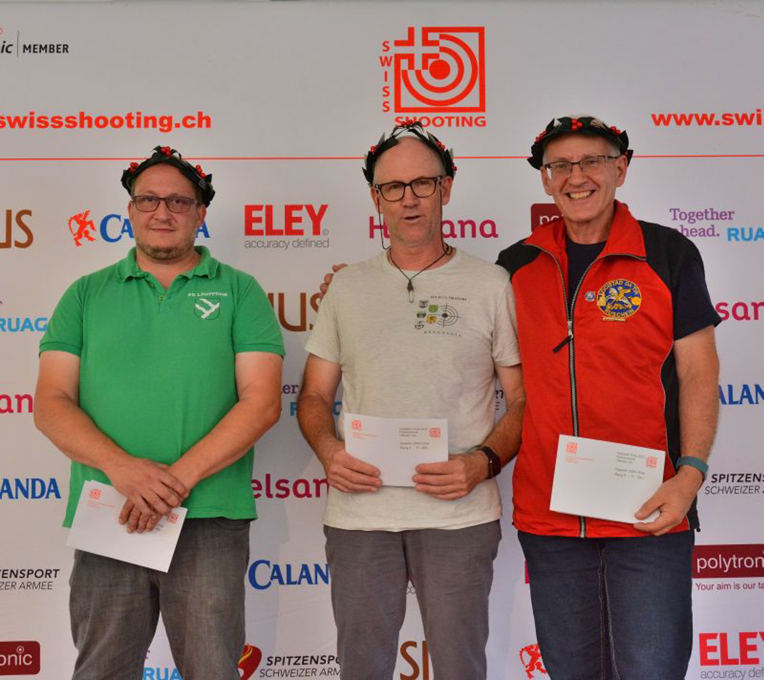 Podest Gewehr 300m Elite (vl): Walter Schuhmacher (2. Rang); Alessandro Rota (1. Rang); Tarcisi Cadruvi (3. Rang)