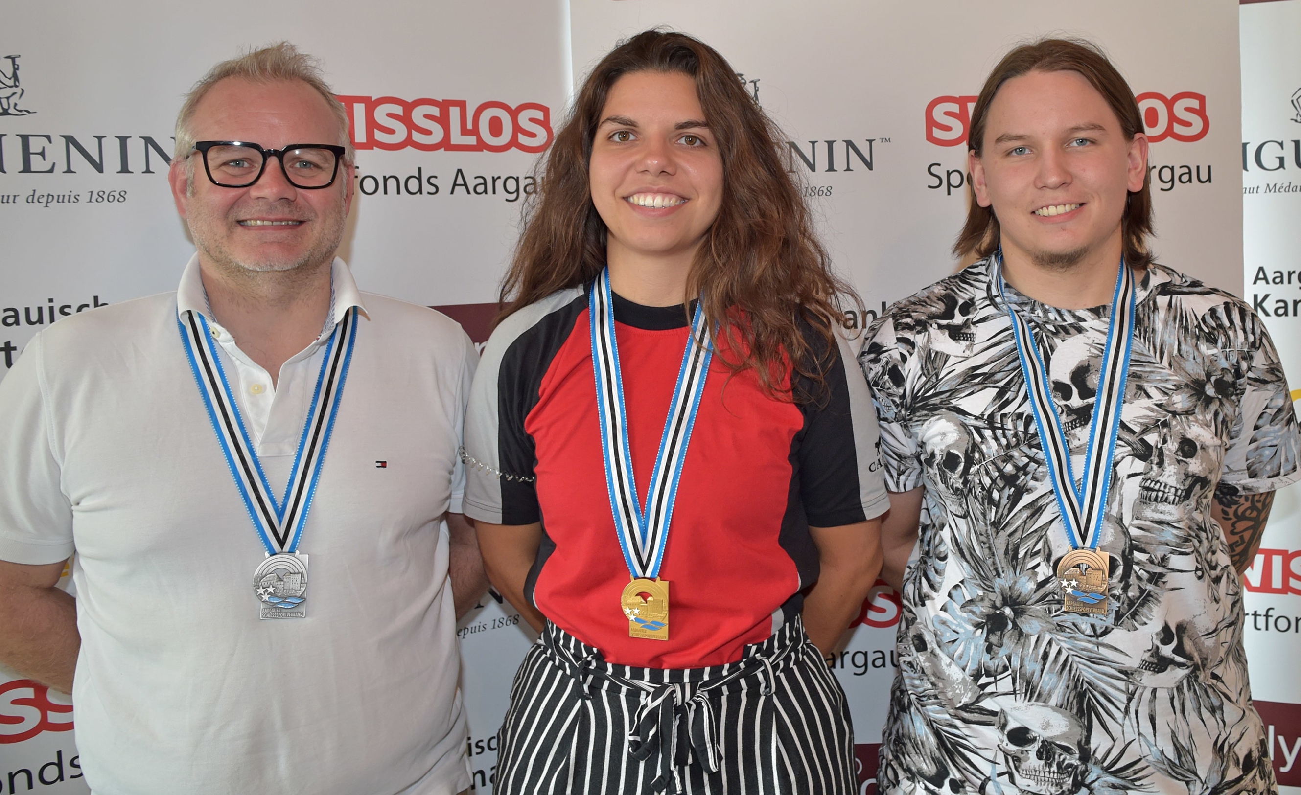 Das Elitepodest im Dreistellungswettkampf (v.l.): Jürg Luginbühl (2.), Chiara Leone (Aargauer Meisterin) und Bronzegewinner Geri Zoller. (Foto: wr)