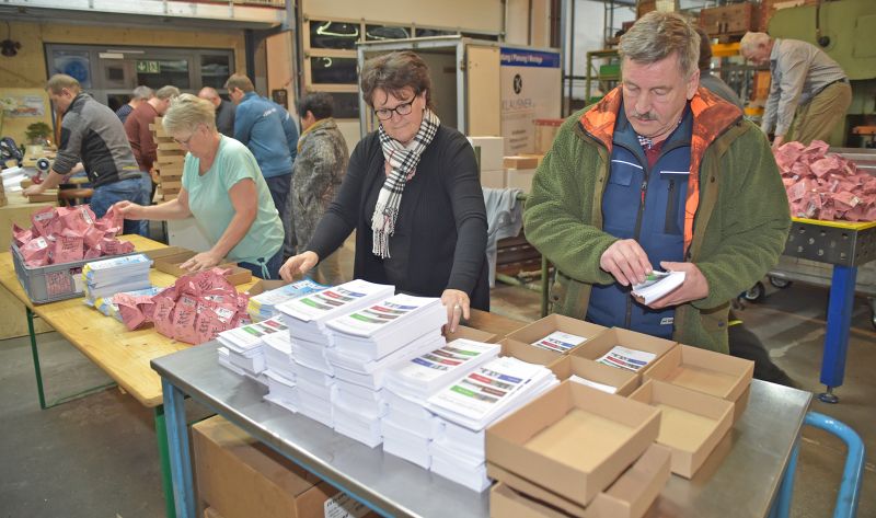 1800 Pakete im Akkord abgefüllt: Das OK des Aargauer Kantonalschützenfestes 2023 überrascht alle Schützenvereine der Schweiz.