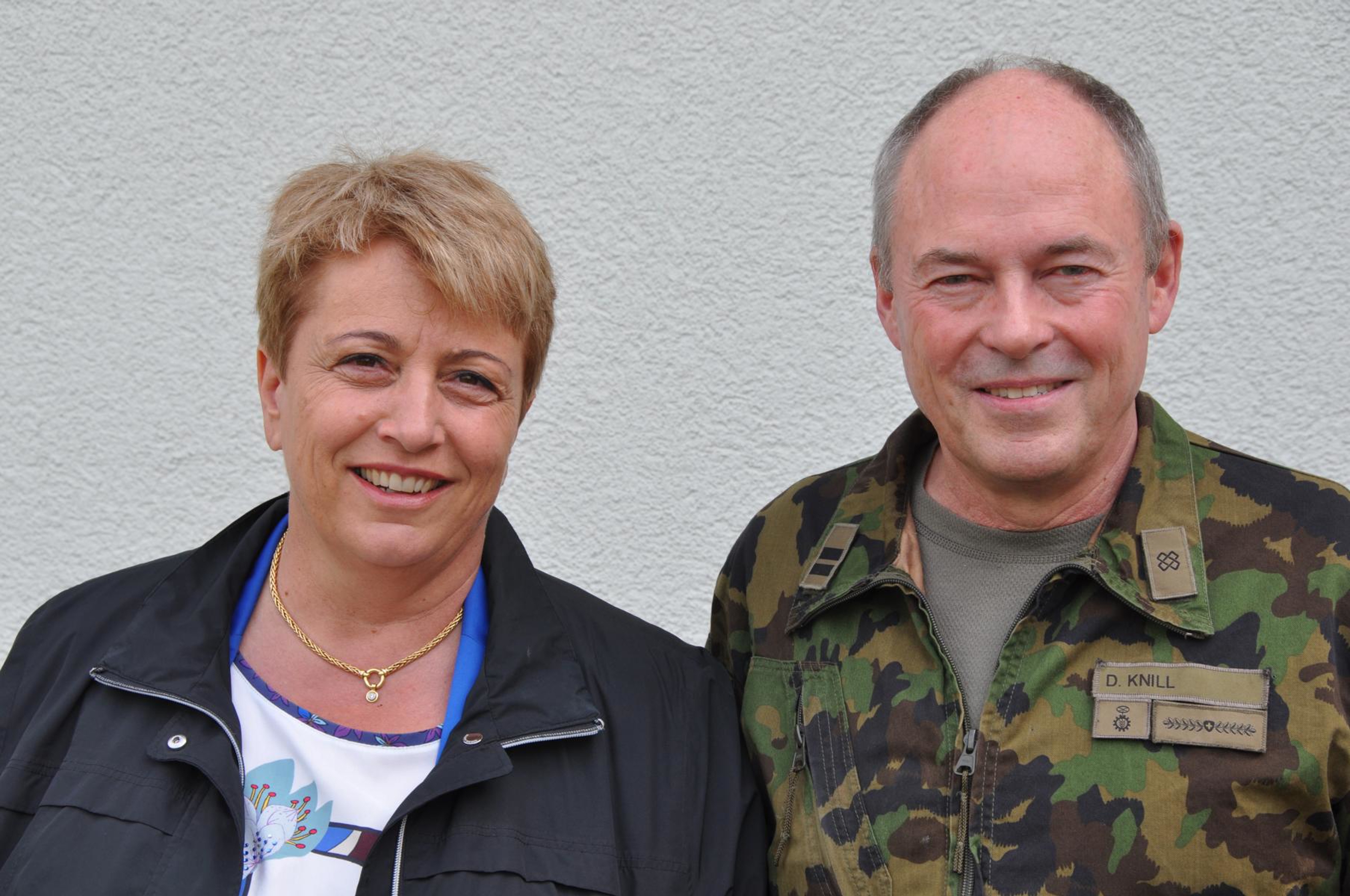Regierungspräsidentin Cornelia Komposch und der Präsident der kantonalen Offiziersgesellschaft, Oberstlt Dominik Knill.