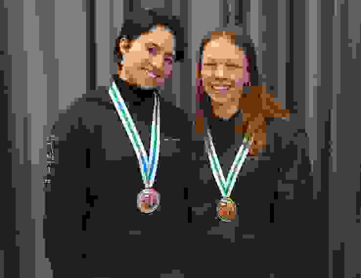 Prämierte Jugend Luftgewehr 10M Prämierte Jugend G10m (v.l.) Kantonalmeisterin Emma Habermacher und Arina Anderegg, ..SSV Cham-Ennetsee.