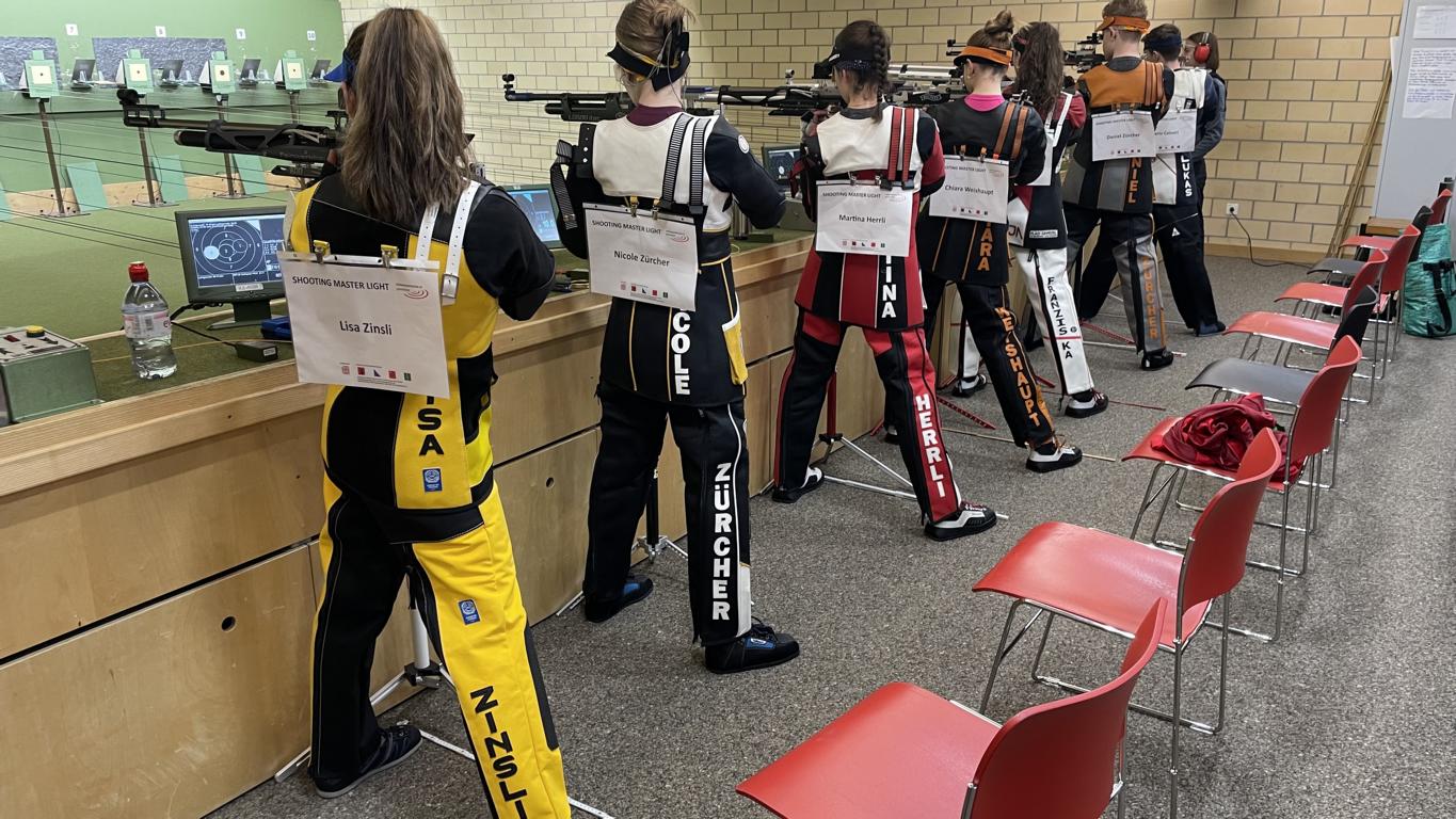 K1024 24 Shmal U21 Am Schiessen