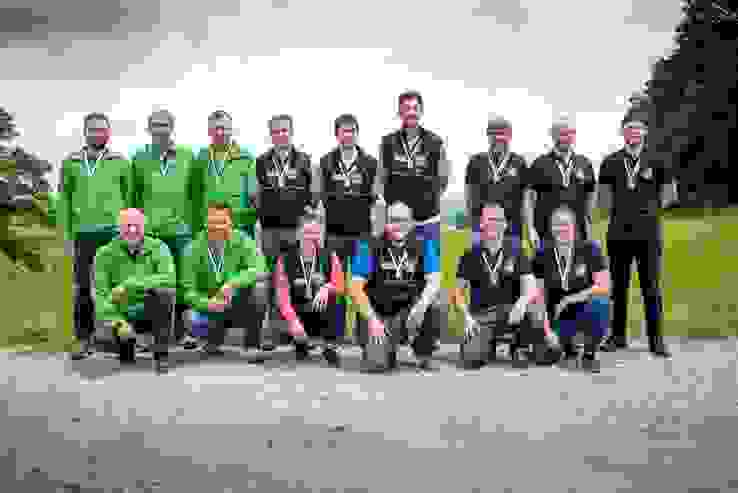 K1600_ANSERMET 1.JPG Le podium de l'élite avec, de gauche à droite, les quintettes de Fribourg (2e), Alterswil (1er et champion fribourgeois 2019), et Bulle (3e).