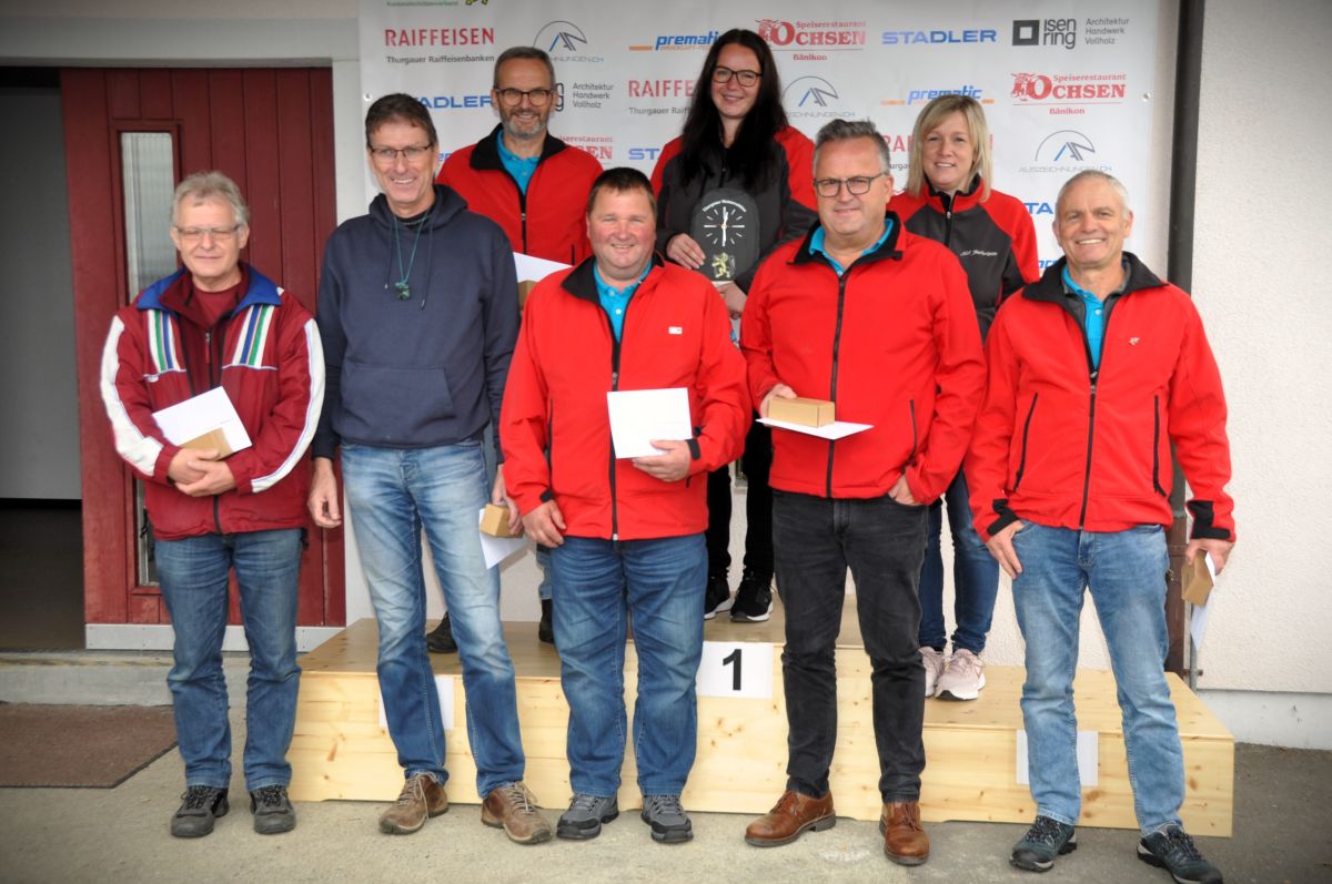 E alle (v.l.) Hinten: Th. Meienberger, J. Hollenstein, D. Mancarella, R. Mästinger, E. Hagen, R. Schneider, E. Greminger, G. Stadelmann.