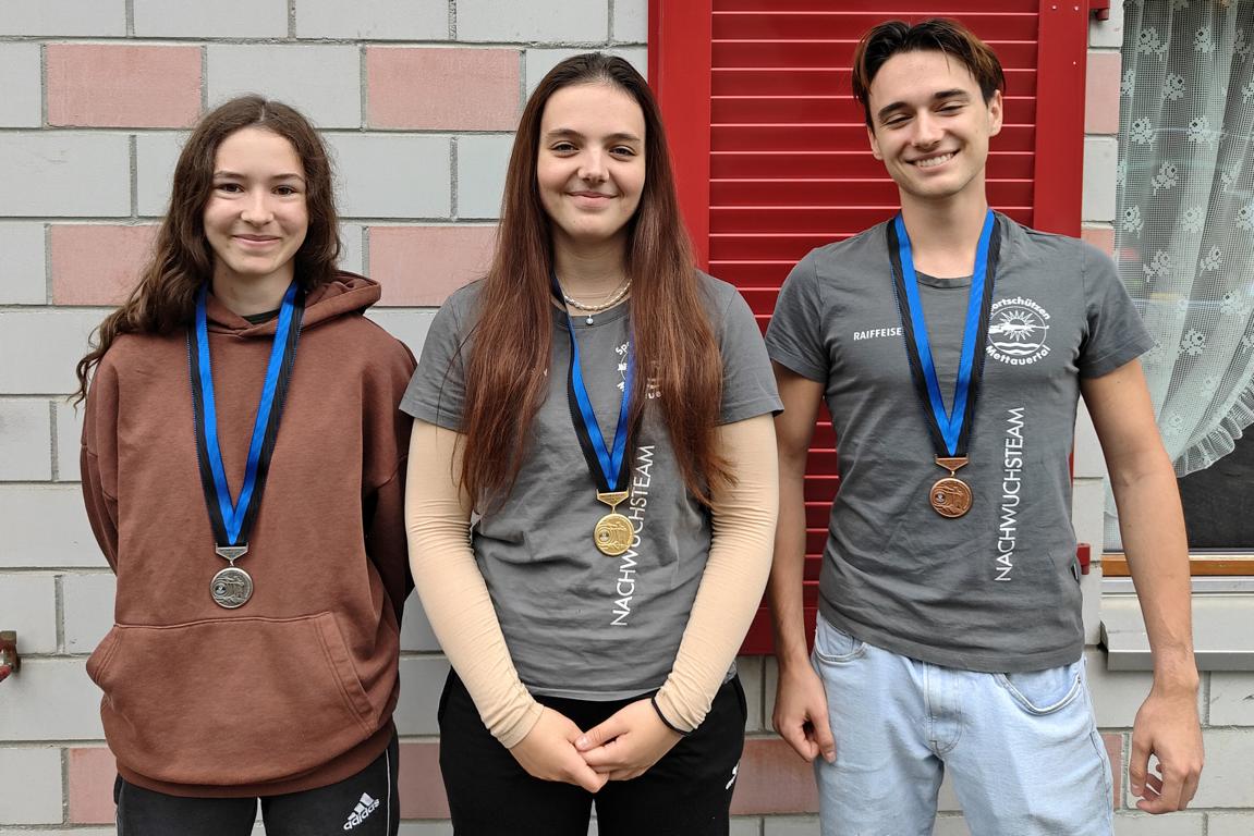 Im hochstehenden U21-Einzelwettkampf setzte sich Nina Staudacher (Mitte) vor Riwana Plattner und Ramon Hutter durch. (Foto: AGSV)