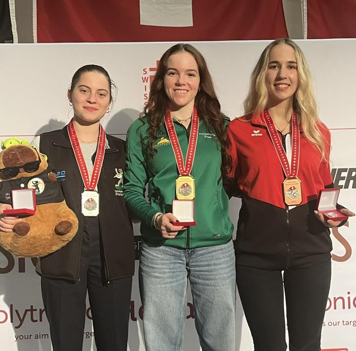 Podest Gewehr 10m Juniorinnen U21: 1. Alicia Beer; 2. Maya Leicht; 3. Polina Tishchenko.