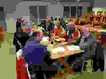 20221117_193320.jpg Delegierte und Gäste.