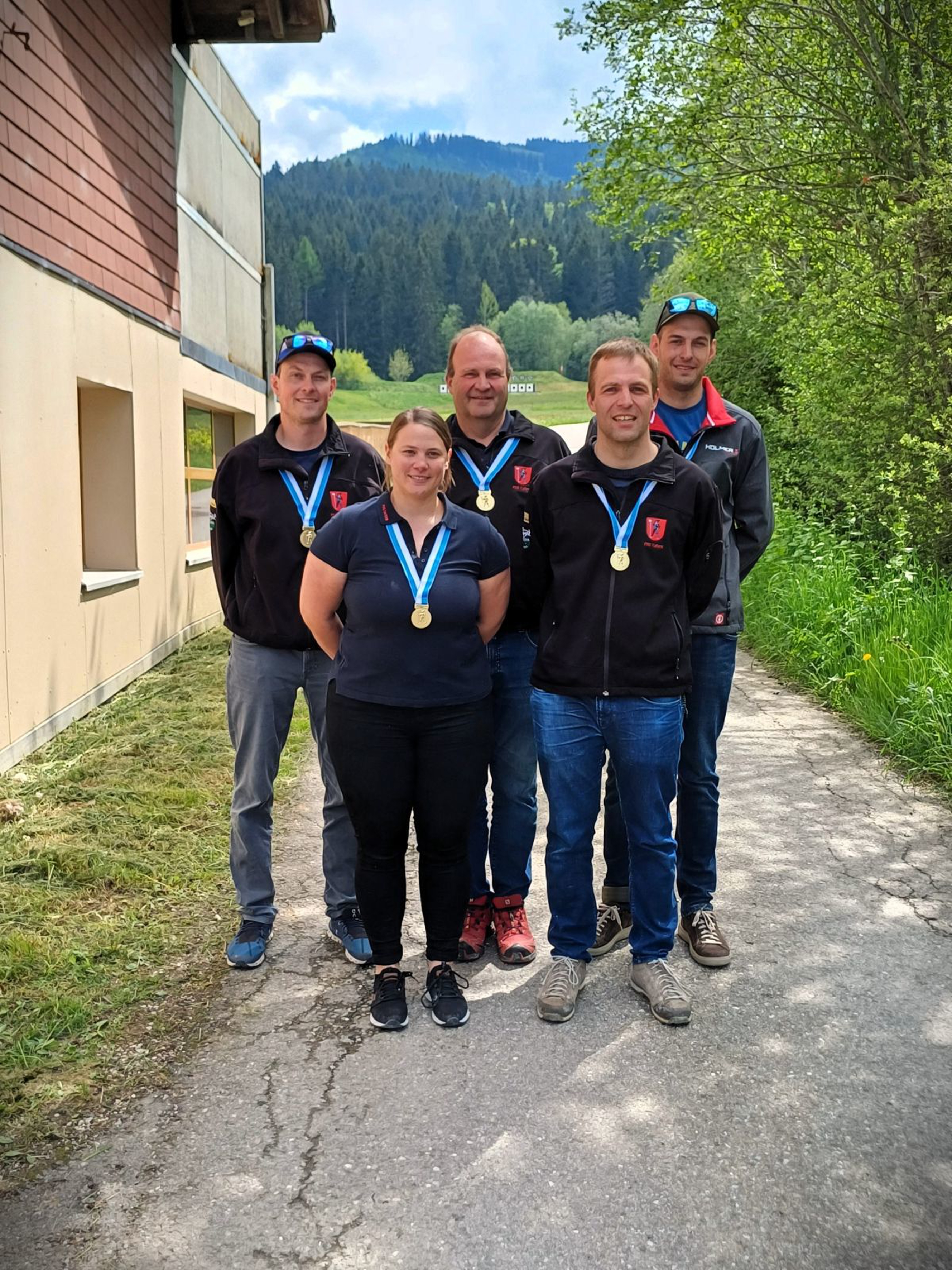 Tafers 1, Sieger Feld E (v.l.): Simon Dubi, Jeanny Babst, Guido Blanchard, Matthias Blanchard, Kevin Dubi.