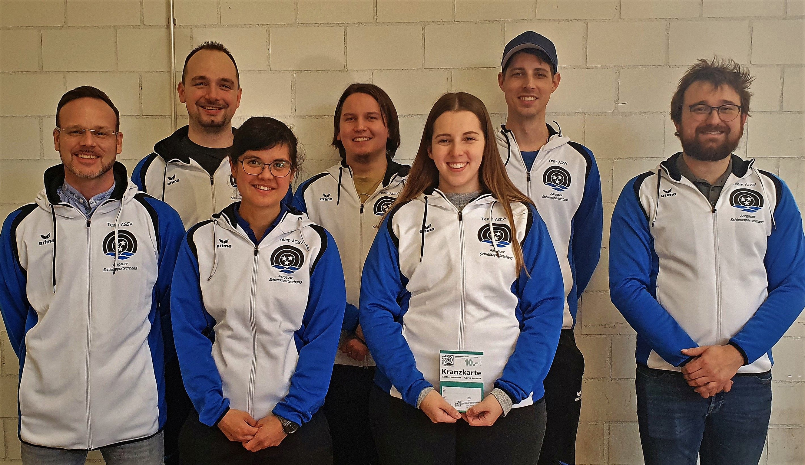 Das Aargauer Eliteteam Gewehr 10m am Schweizer Verbandsmatch in Bern: (von links) Mikael Vontobel, Nicola Bendig, Darunee Frossard, Geri Zoller, Selina Koch, Matthias Stöckli und Andrea Rossi.