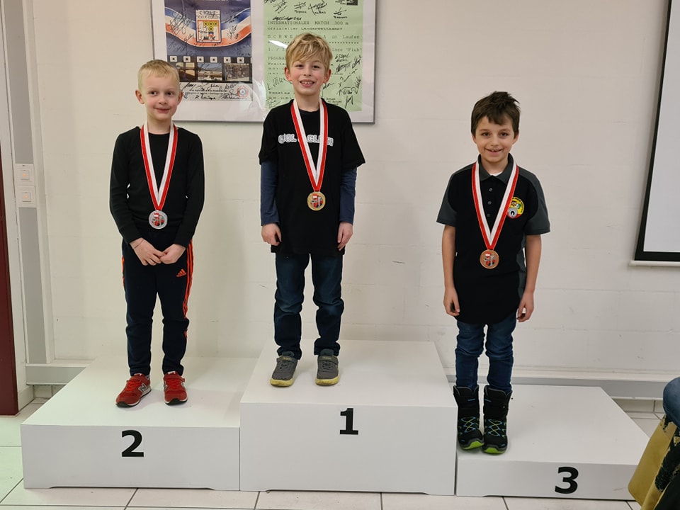 Früh übt siche: Das Podest JEM - U10