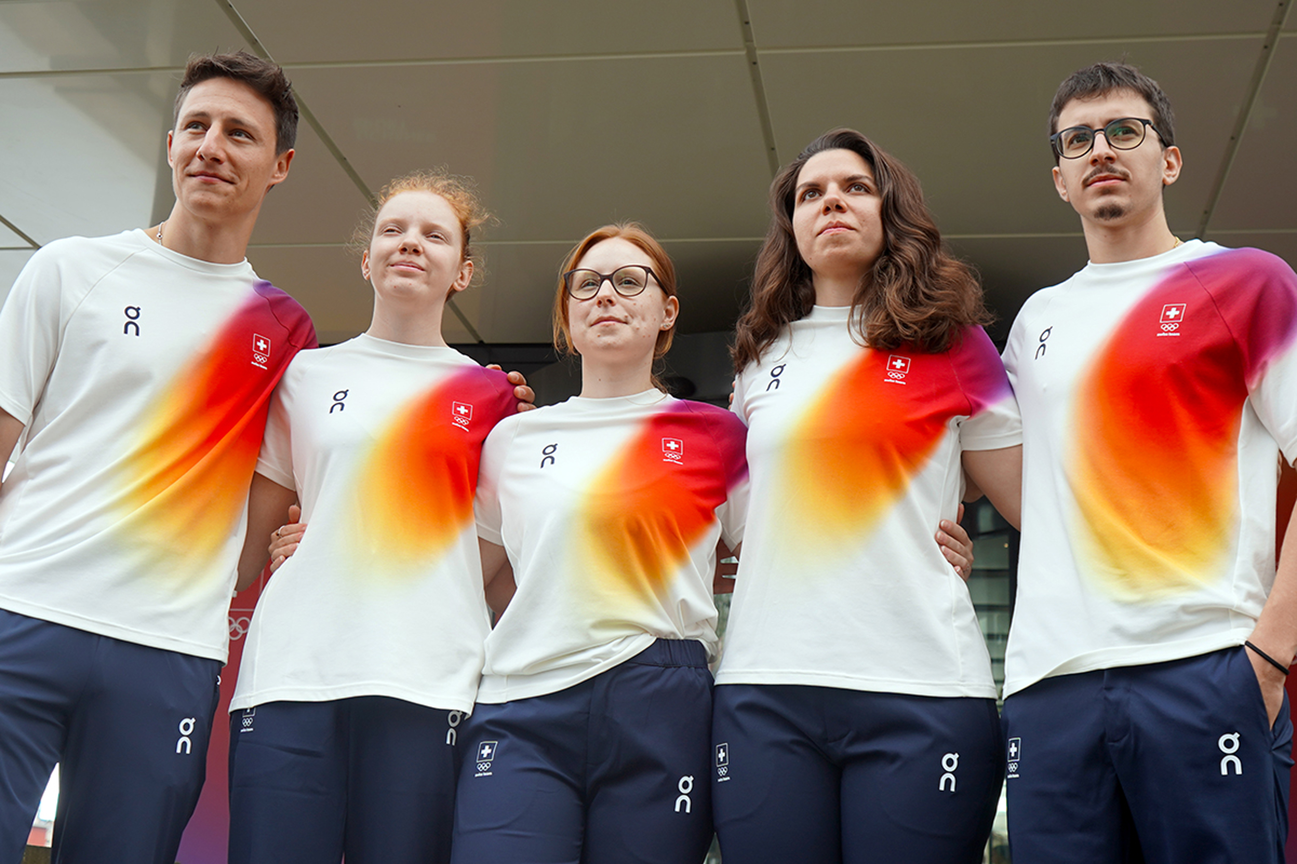 Das Schützen-Olympiateam in der neuen, offiziellen Bekleidung (v.l.): Christoph Dürr, Audrey Gogniat, Nina Christen, Chiara Leone und Jason Solari.