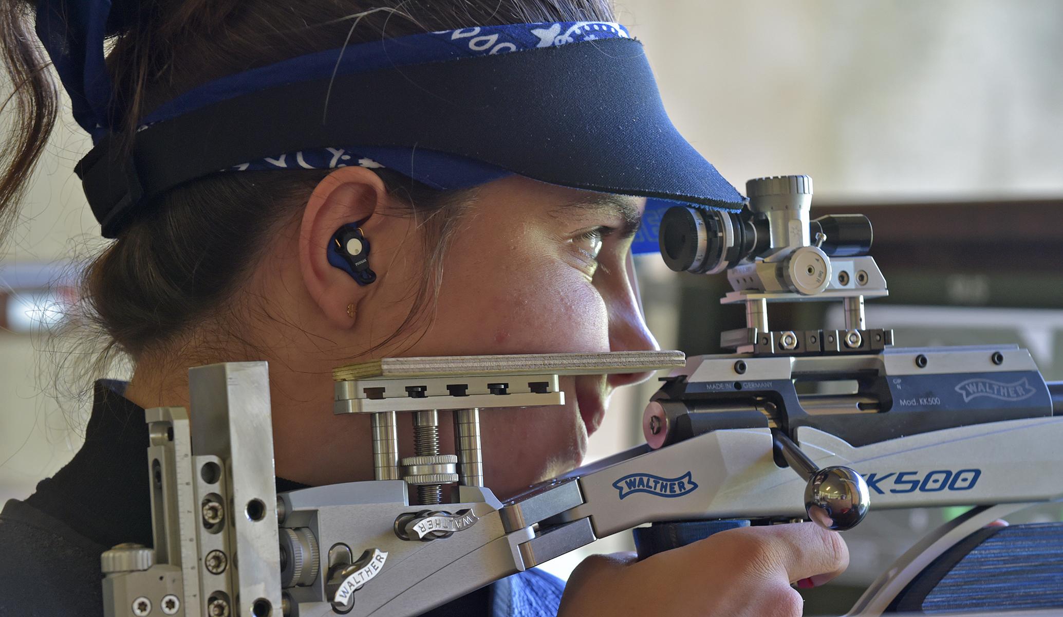 Volle Konzentration bei Chiara Leone in der Stehendpasse des Finales
