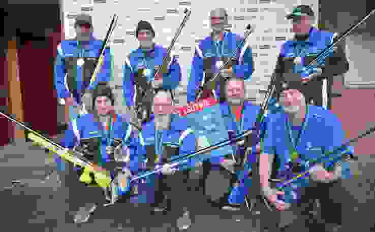 K1600 Leutwil1a Zweiter Aargauer Mannschaftsmeistertitel Gewehr 300 m für die SG Leutwil: (hinten, von links) Werner Neeser, Hanspeter Gloor, Matthias Lüscher, Hansueli Lüscher; (kniend) Marco Lüscher, Dieter Müller, Christian Gloor und Bruno Emori