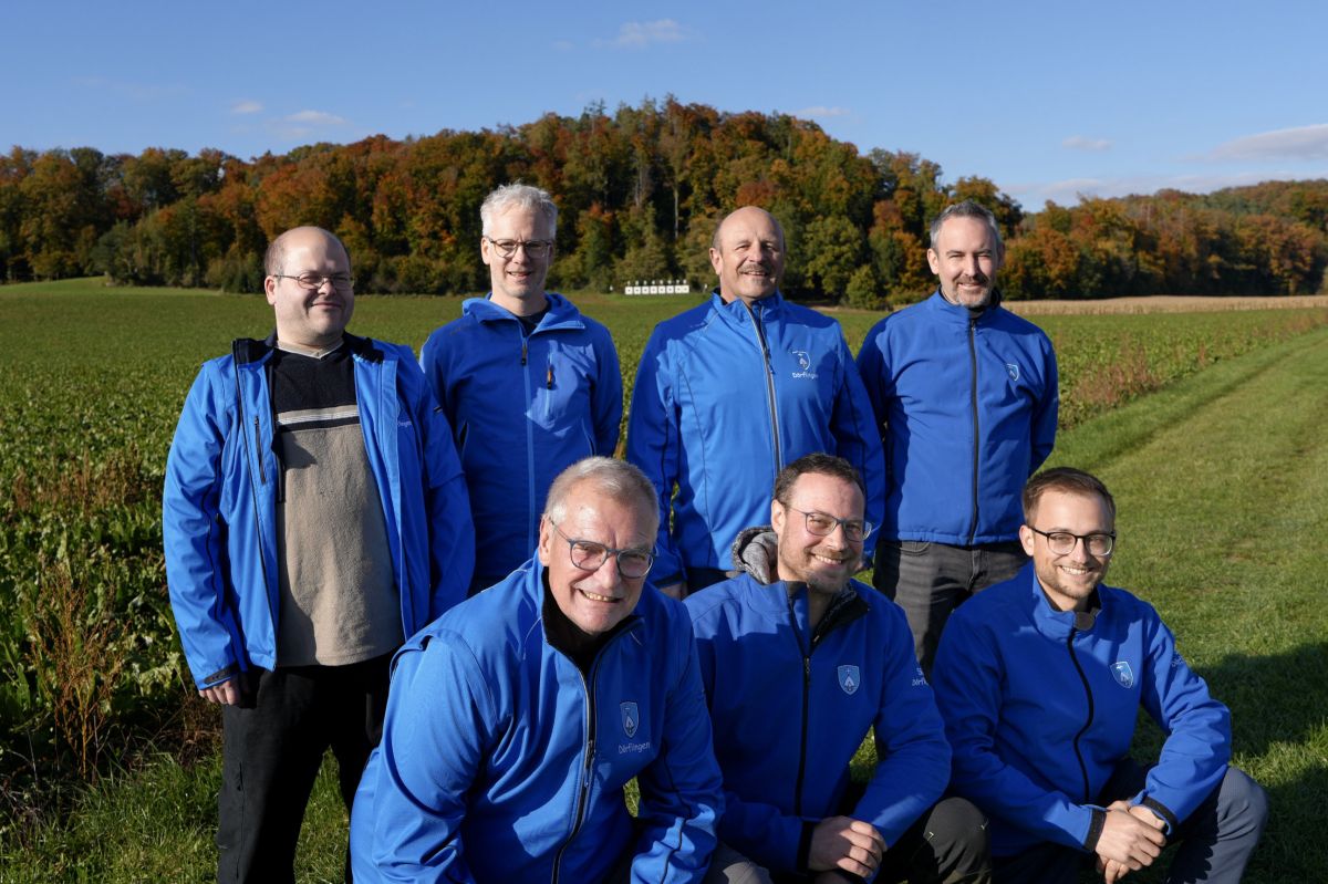 (v.l.): Clemens Elsener, Rico Blanz, Peter Steiger, Martin Schwizer (stehend). Christian Risch (Sen.), Christian Risch (Jun.), Marco Keller (kniend).
