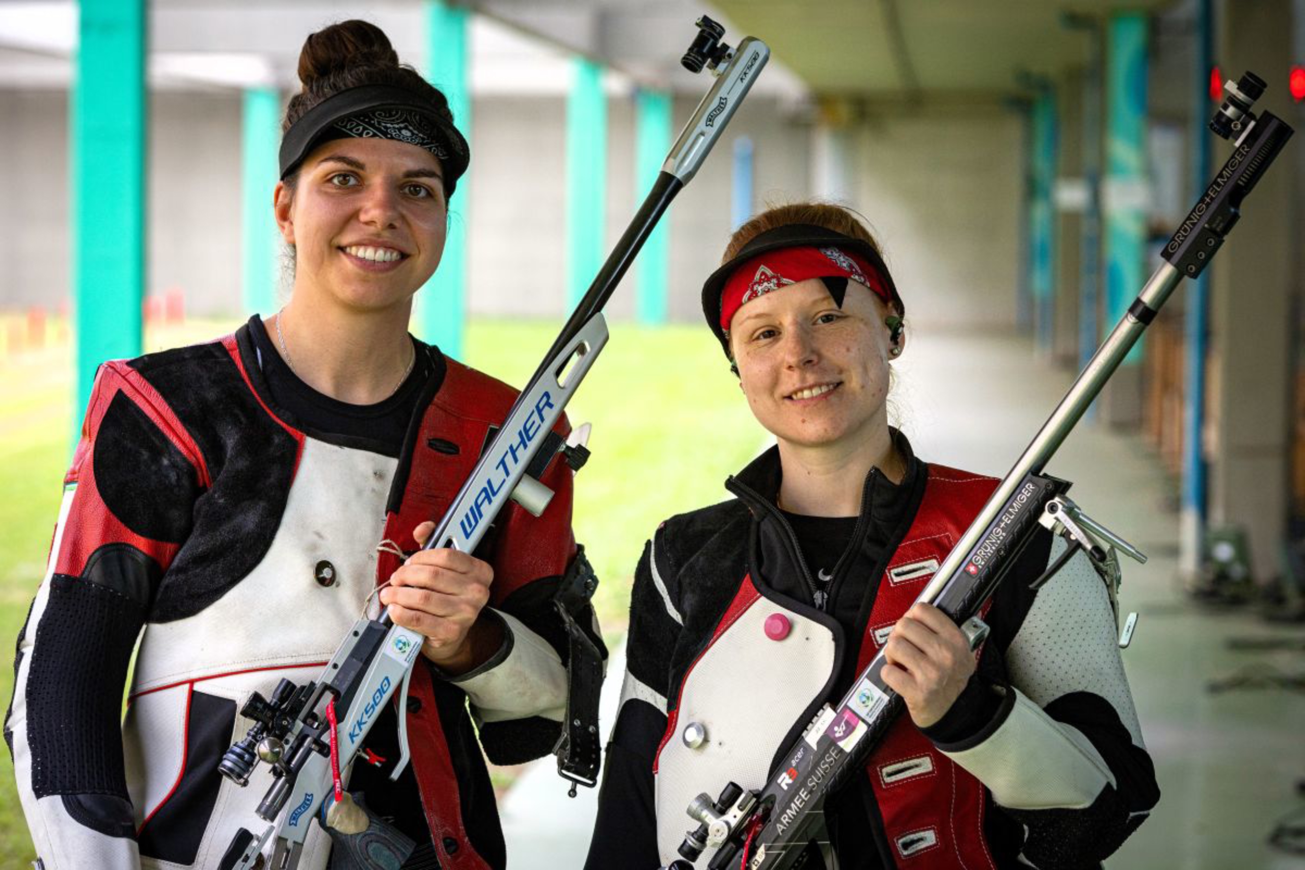 Sorgten an der CISM-WM für einen Schweizer Doppelsieg (v.l.): Die Gewehrschützinnen Chiara Leone und Nina Christen.