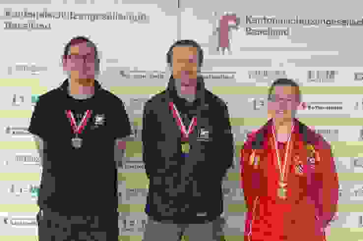 2019-06-24_BL_Siegertrio B-Match.JPG Das Siegertrio im B-Match Pistole (von links): Florian Plattner, Philipp Wild und Tanja Spiess.