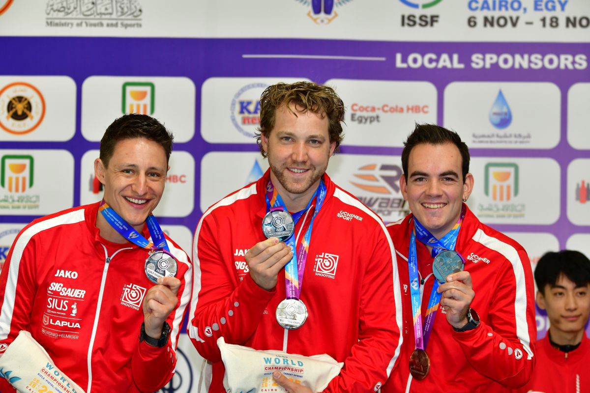 Zweimal Silber und einmal Bronze