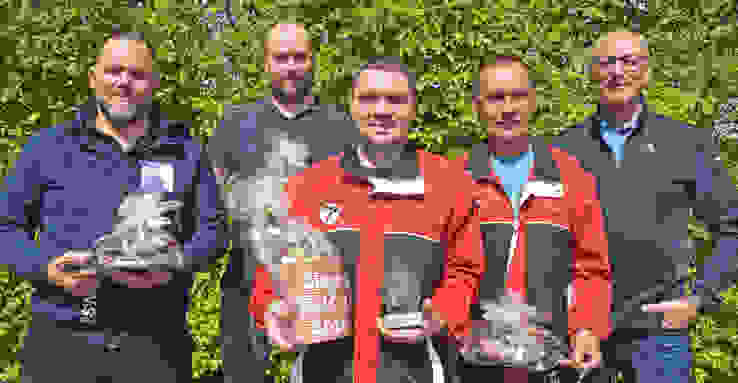 Siegerbild2a Siegerbild (v.l.): Elias Zois (3.), Daniel Dennler (2.), Sieger Thomas Vock, Patrik Hunn (4.) und Organisator Robert Wüest. (Foto: wr)