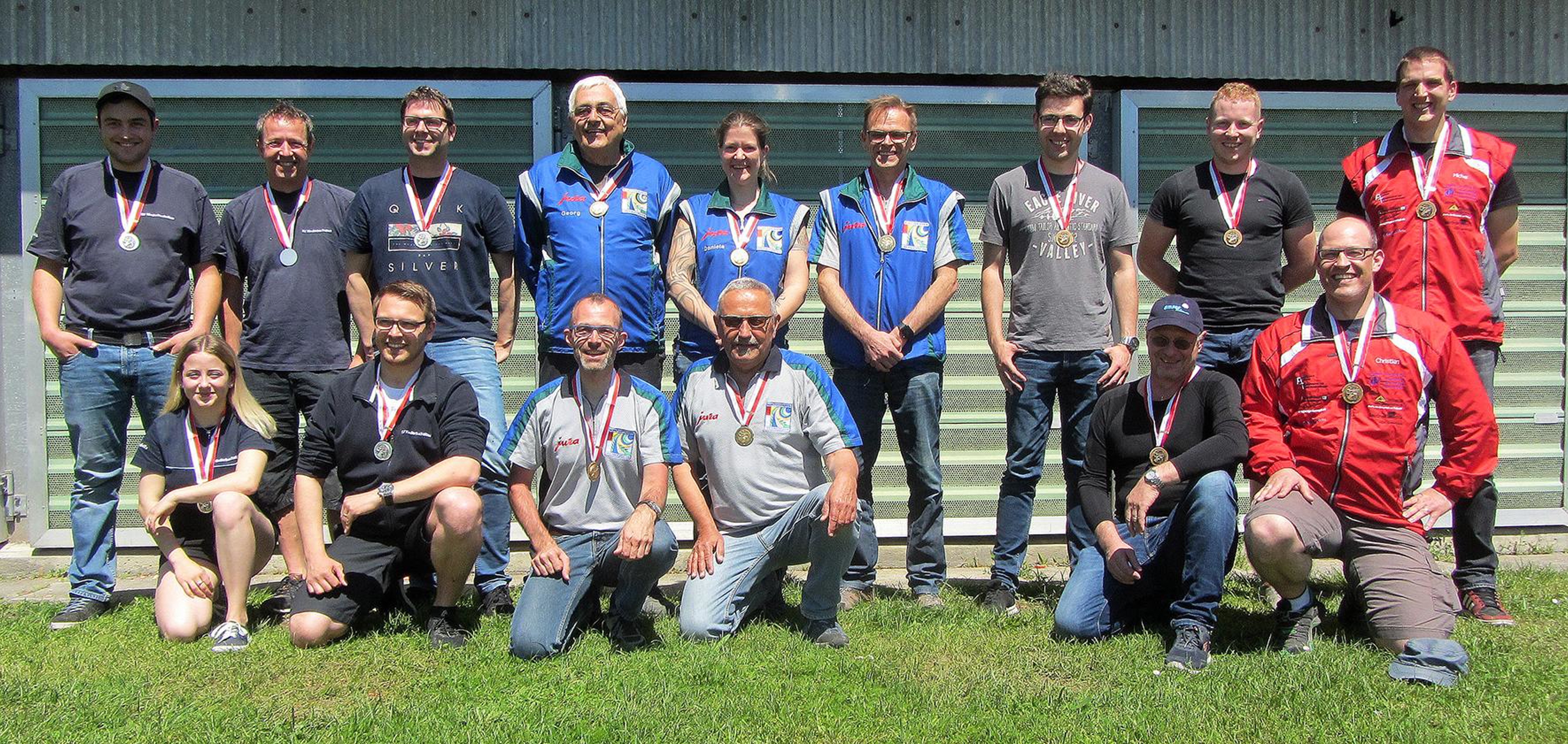 Gewehr 300m Kat. A: 2. Rang Niederbuchsiten SV (Markus Müller, Marco Felder, Jaqueline Hafner, Daniel Uebelhard, Patrick Studer;  1. Rang Oberbuchsiten SV (Georg Studer, Andreas Bader, René Bürgi, Daniela Studer und Markus Trösch), 3. Rang Nunningen Feld (Köbi Hänggi, Christian Bühler, Michael Hollinger, Pascal Tschopp, David Gasser)