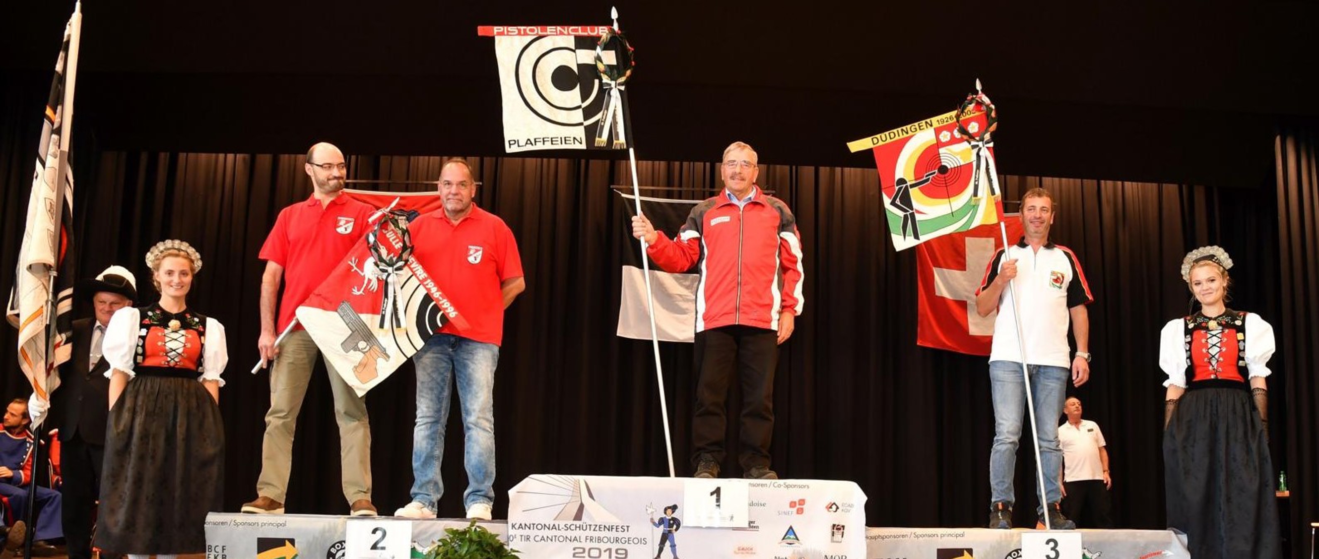 Die Gewinner der Freiburger Vereinskonkurrenz 50m: 2. Bulle, 1. Zollhaus-Plaffeien, 3. Düdingen